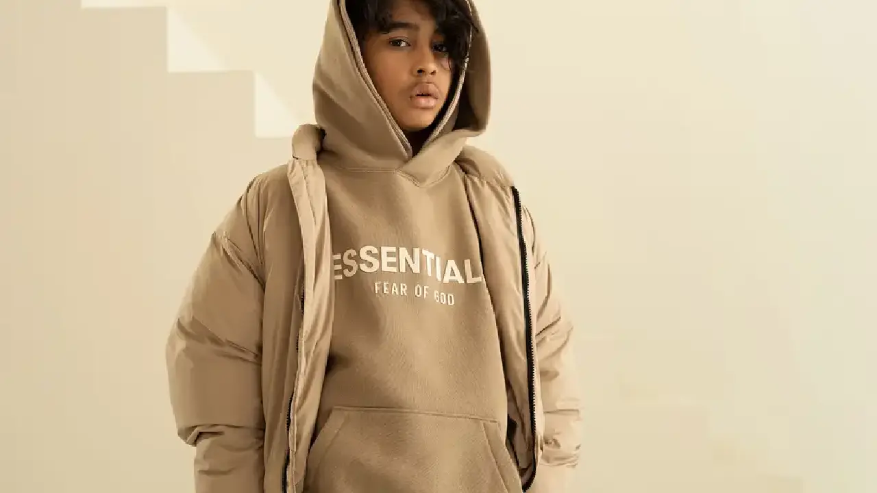 The Timeless Appeal of the Essentials Hoodie