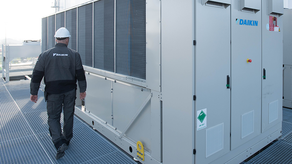 Optimizing Chiller AC Efficiency in Dubai's Hot Climate: Compressor Maintenance