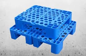 Customizing Plastic Pallets for Retail and Display