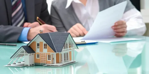 Smooth Property Transfers Made Easy with Experienced Conveyancing Solicitors Lawyers